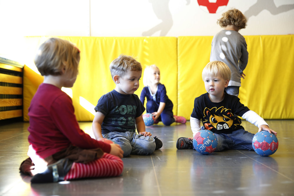 Bewegtes Lernen -Zahlen und Buchstaben in Bewegung